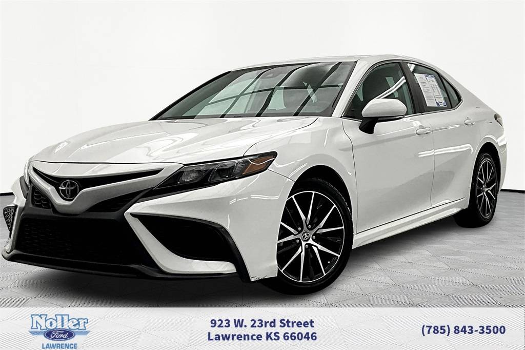 2023 Toyota Camry SE — Sedan — 62,143 mi — Lawrence, KS