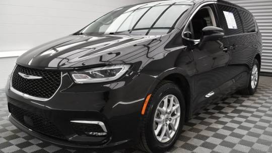 2023 Chrysler Pacifica Touring L — Minivan — 38,465 mi — Lawrence, KS