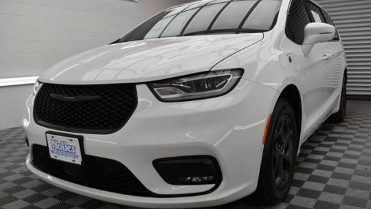 2021 Chrysler Pacifica Hybrid Limited — Minivan — 32,044 mi — Lawrence, KS