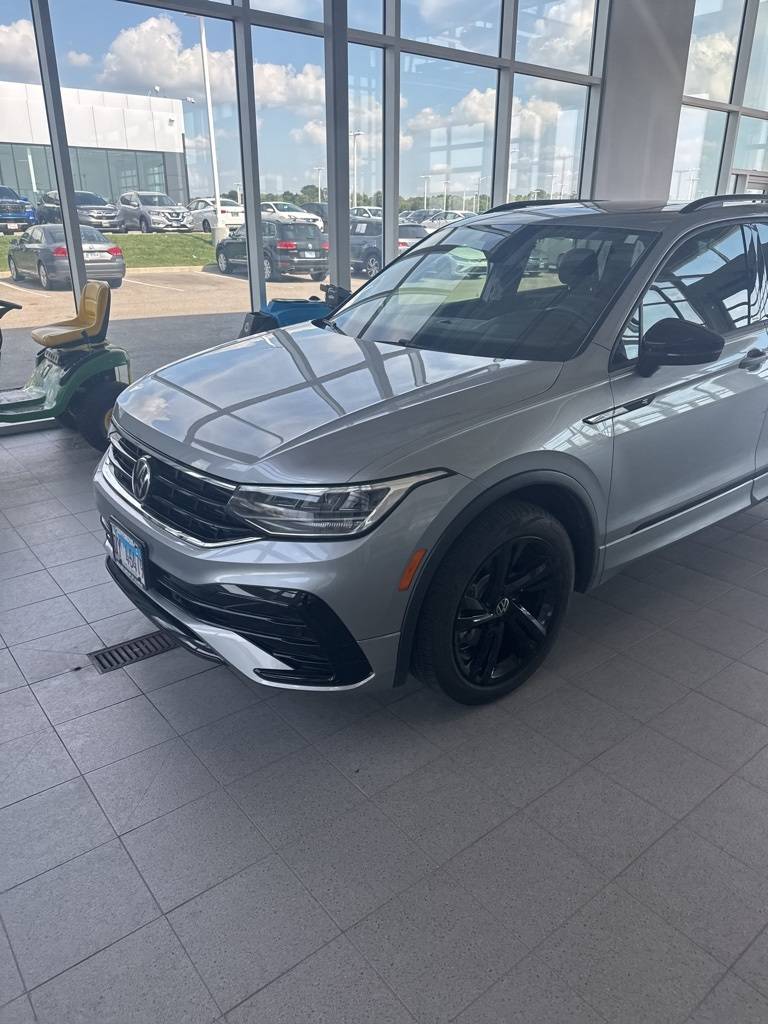 2023 Volkswagen Tiguan SE R-Line Black — SUV — 23,706 mi — Shiloh, IL