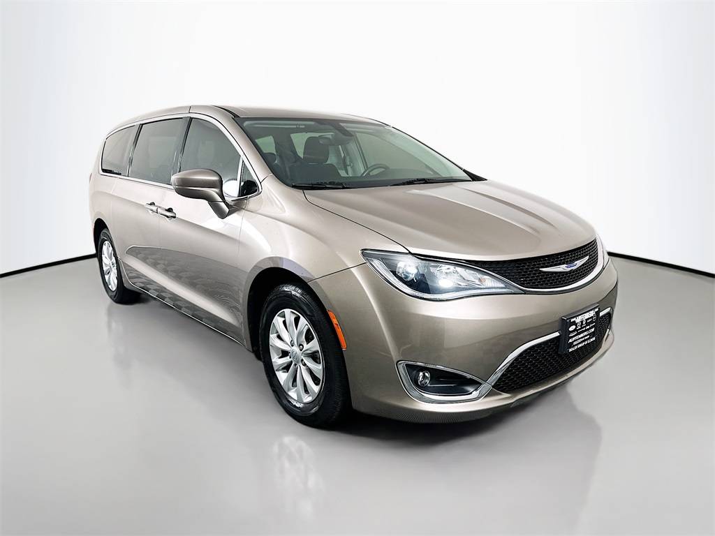 2018 Chrysler Pacifica Touring Plus — Minivan — 101,232 mi — Shiloh, IL