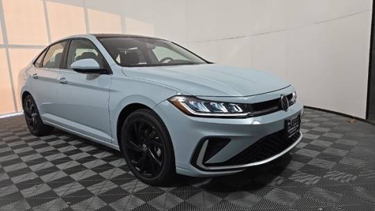 2025 Volkswagen Jetta SE — Sedan — 5,819 mi — Shiloh, IL