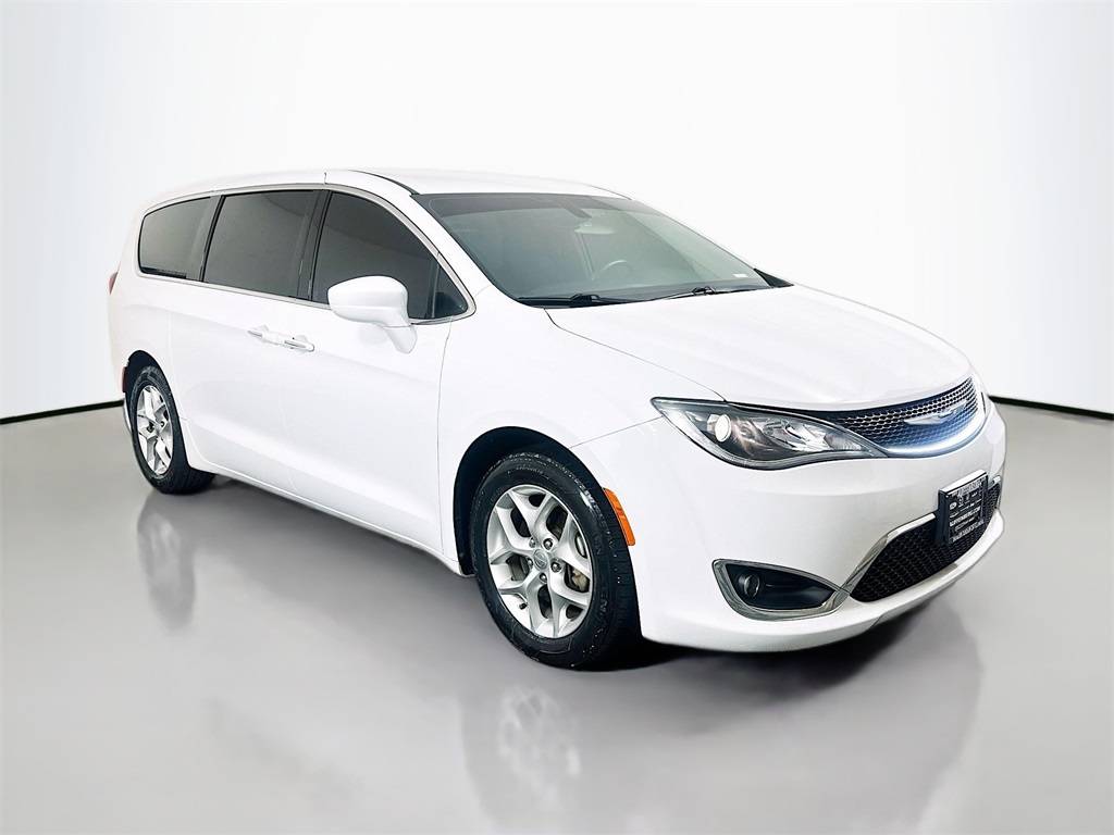 2018 Chrysler Pacifica Touring Plus — Minivan — 73,218 mi — Shiloh, IL