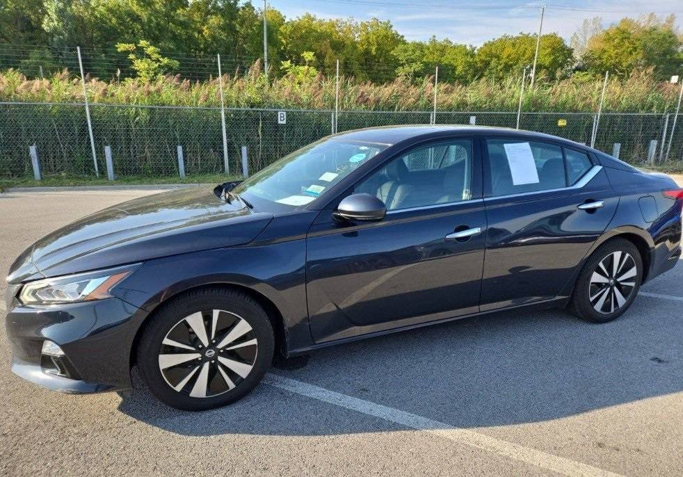 2019 Nissan Altima SV — Sedan — 38,411 mi — Shiloh, IL