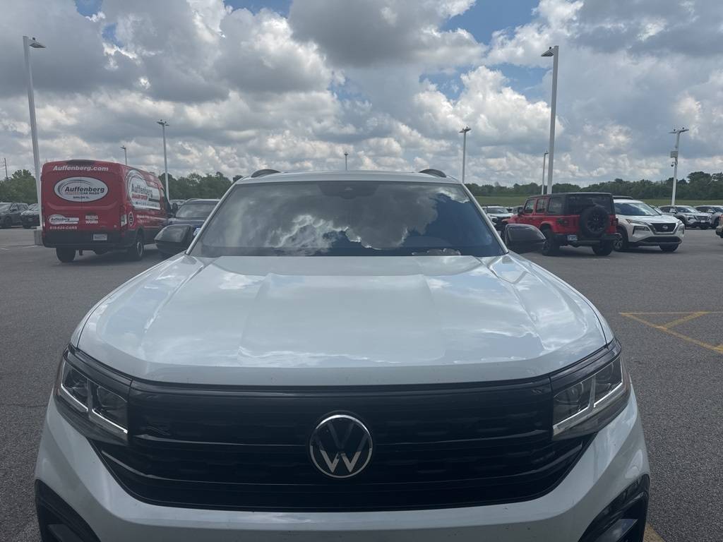 2023 Volkswagen Atlas Cross Sport SEL R-Line Black — SUV — 31,200 mi — Shiloh, IL