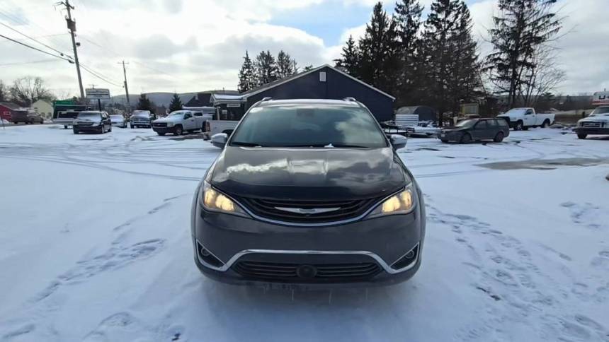2019 Chrysler Pacifica Hybrid Limited — Minivan — 56,625 mi — Shiloh, IL