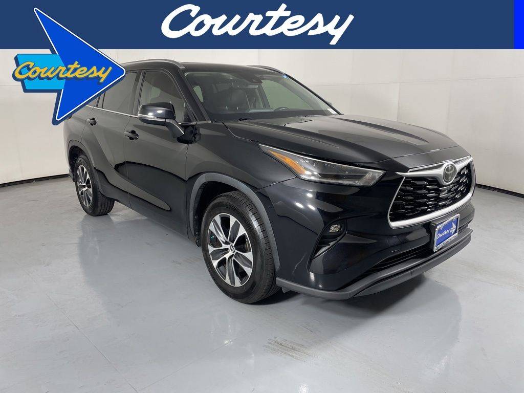2021 Toyota Highlander XLE — SUV — 58,540 mi — Phoenix, AZ