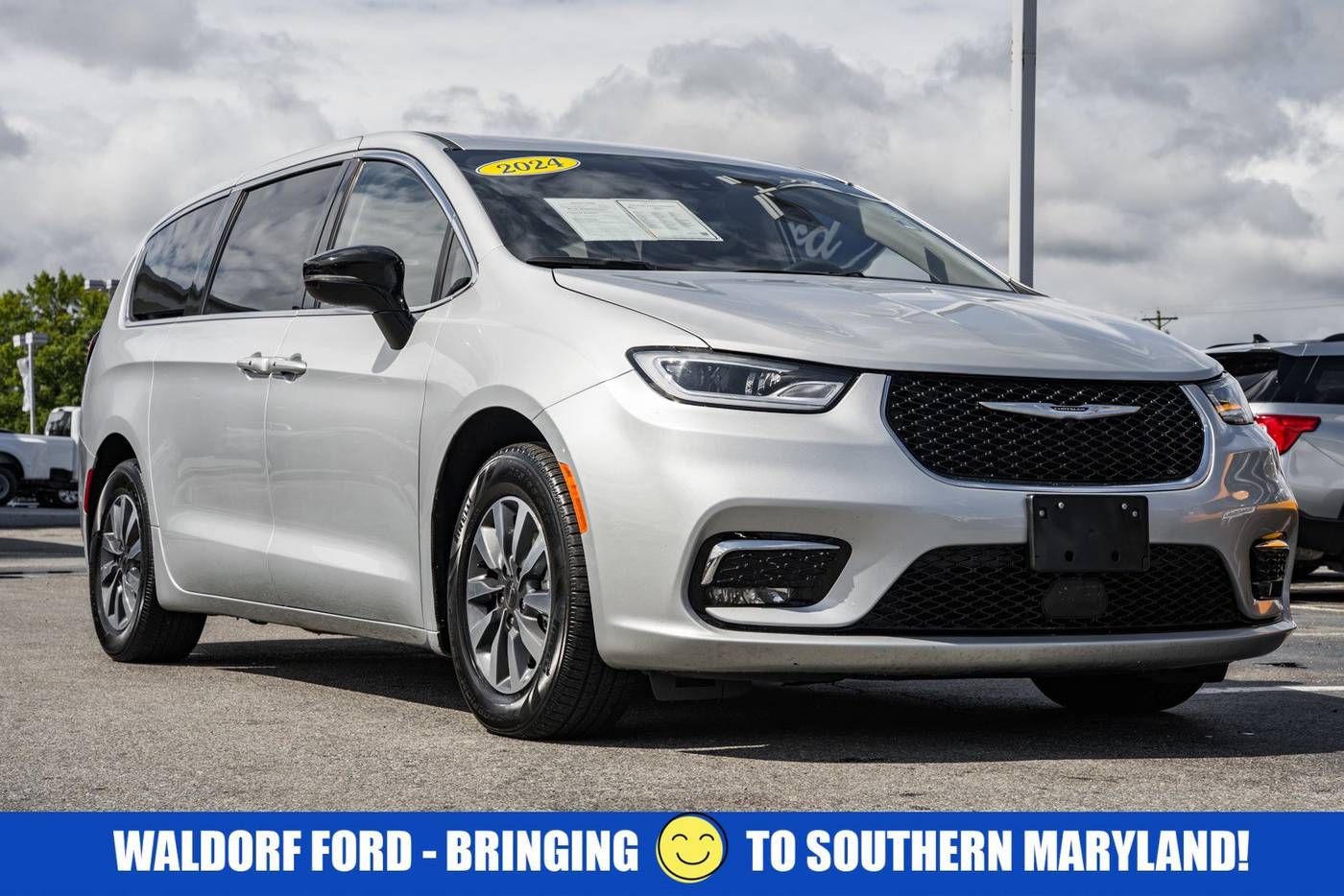 2024 Chrysler Pacifica Hybrid Select — Minivan — 66,129 mi — Waldorf, MD