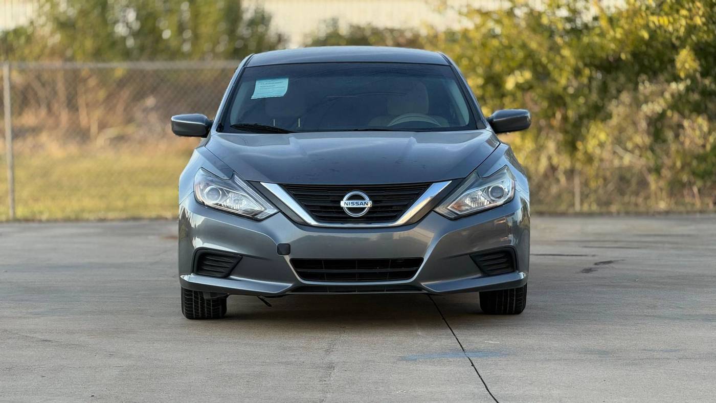 2016 Nissan Altima 2.5 — Sedan — 109,000 mi — Houston, TX