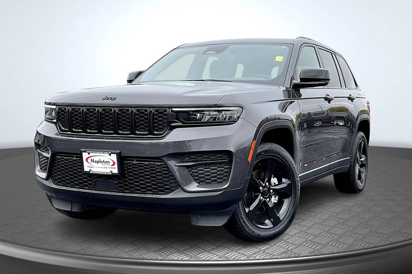 2023 Jeep Grand Cherokee Altitude — SUV — 30,336 mi — Bever Dam, WI