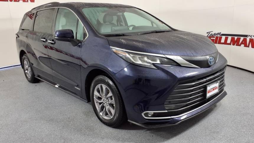 2021 Toyota Sienna XLE — Minivan — 73,739 mi — Houston, TX