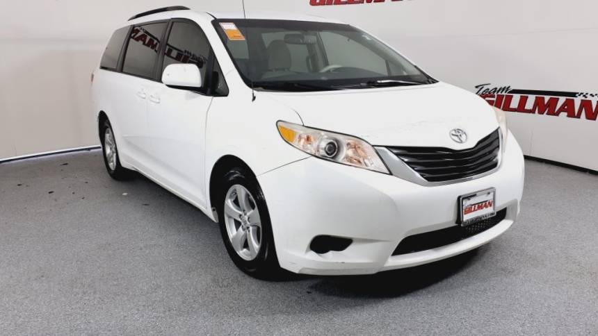 2014 Toyota Sienna LE — Minivan — 113,110 mi — Houston, TX