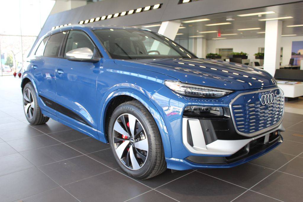 2025 Audi SQ6 e-tron quattro Premium Plus