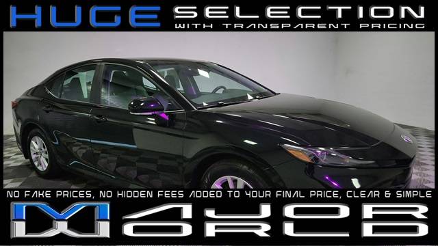 2025 Toyota Camry LE — Sedan — 12,591 mi — Long Island City, NY