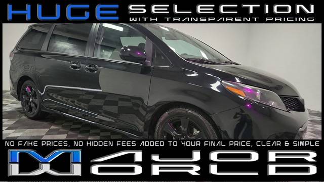 2020 Toyota Sienna SE — Minivan — 24,680 mi — Long Island City, NY
