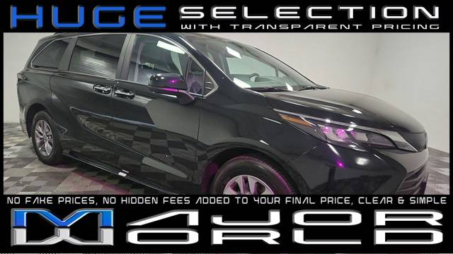2024 Toyota Sienna XLE — Minivan — 45,716 mi — Long Island City, NY