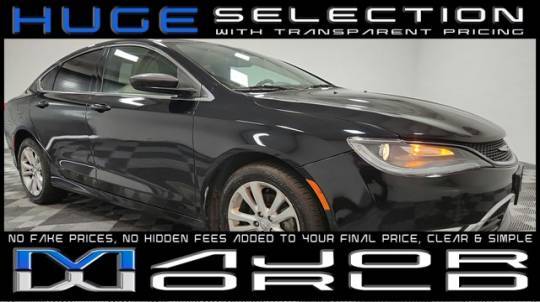 2015 Chrysler 200 Limited — Sedan — 121,645 mi — Long Island City, NY