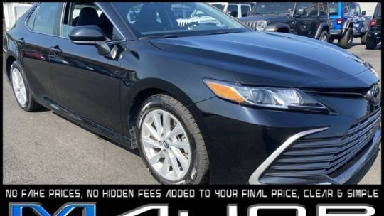 2024 Toyota Camry LE — Sedan — 33,734 mi — Long Island City, NY