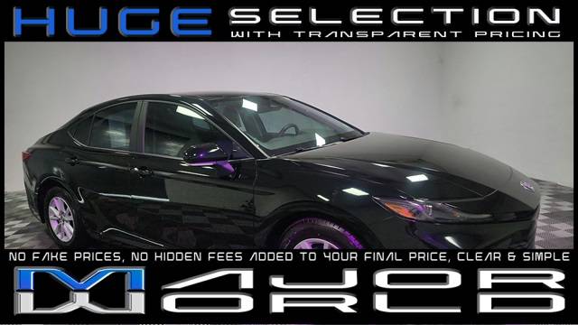 2025 Toyota Camry Hybrid LE — Sedan — 23,769 mi — Long Island City, NY