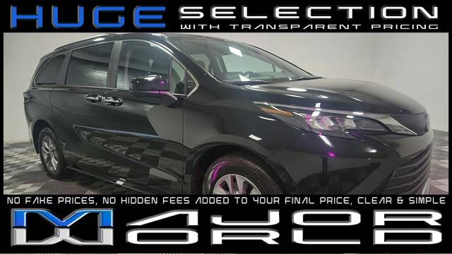 2024 Toyota Sienna XLE — Minivan — 11 mi — Long Island City, NY