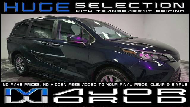2024 Toyota Sienna XLE — Minivan — 39,655 mi — Long Island City, NY