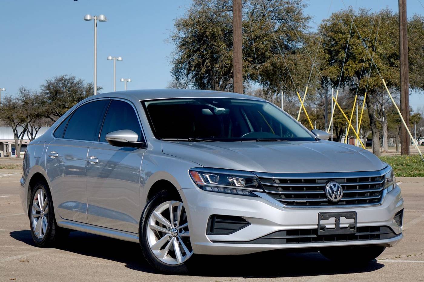 2020 Volkswagen Passat SE — Sedan — 72,490 mi — Plano, TX