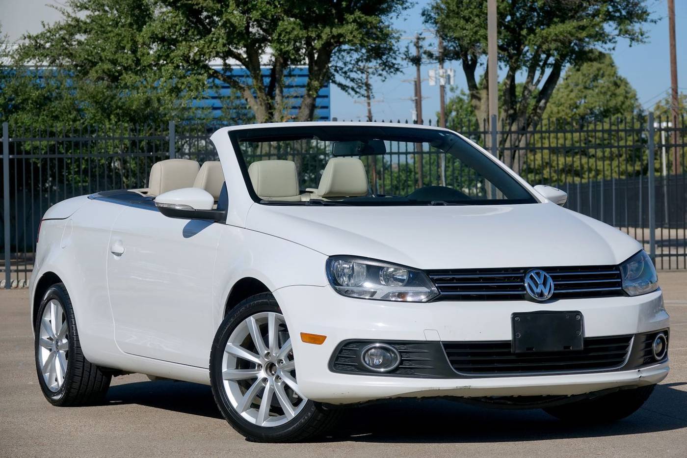 2014 Volkswagen Eos Komfort — Convertible — 110,340 mi — Plano, TX