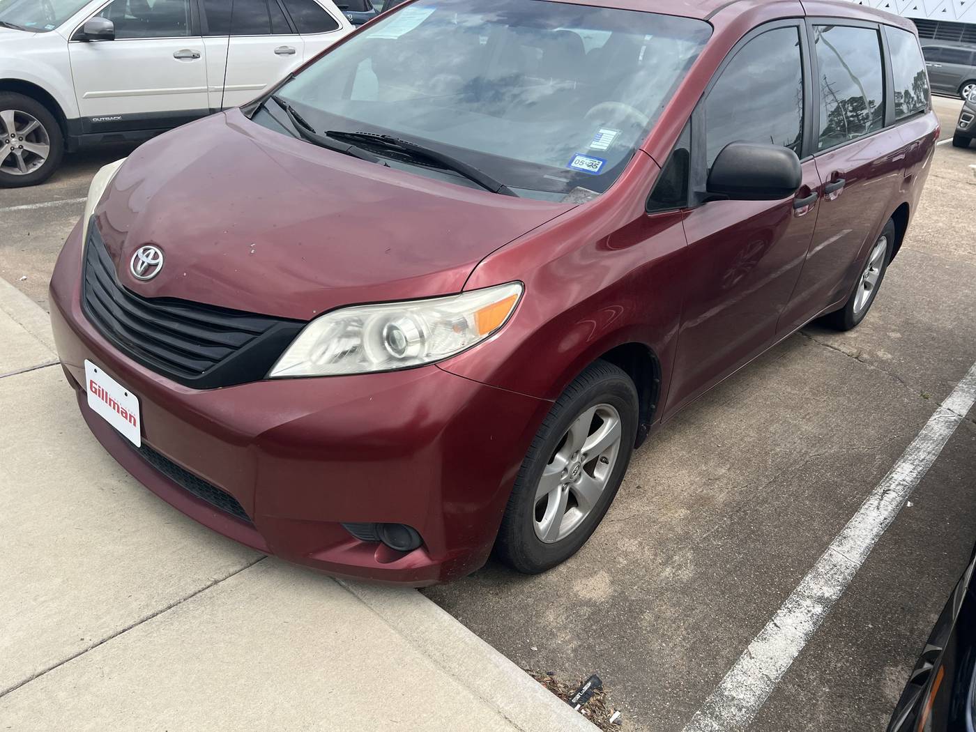 2011 Toyota Sienna Base — Minivan — 186,079 mi — Houston, TX