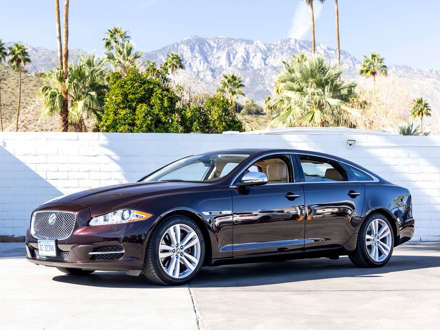 2012 Jaguar XJ Standard