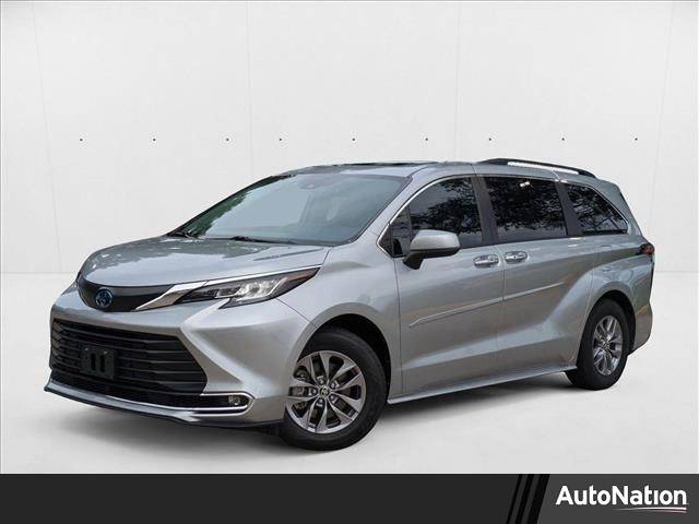 2022 Toyota Sienna XLE — Minivan — 48,121 mi — Houston, TX