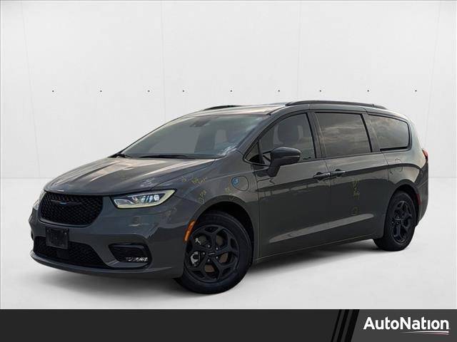 2021 Chrysler Pacifica Hybrid Touring L — Minivan — 81,709 mi — Houston, TX