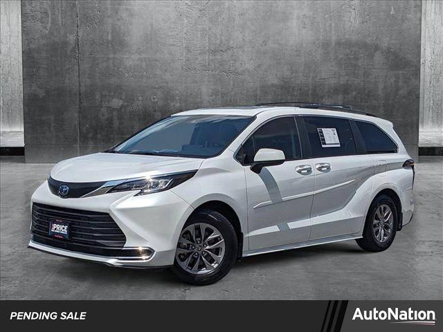 2022 Toyota Sienna XLE — Minivan — 64,197 mi — Houston, TX