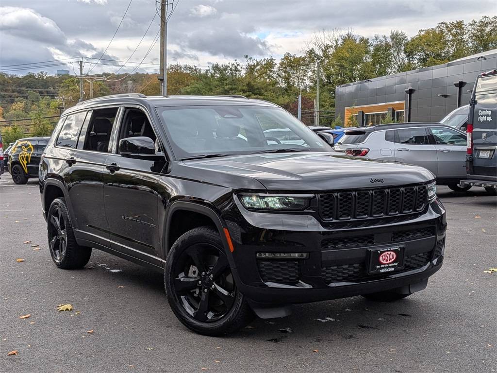 2025 Jeep Grand Cherokee Limited — SUV — 1,904 mi — Elmsford, NY