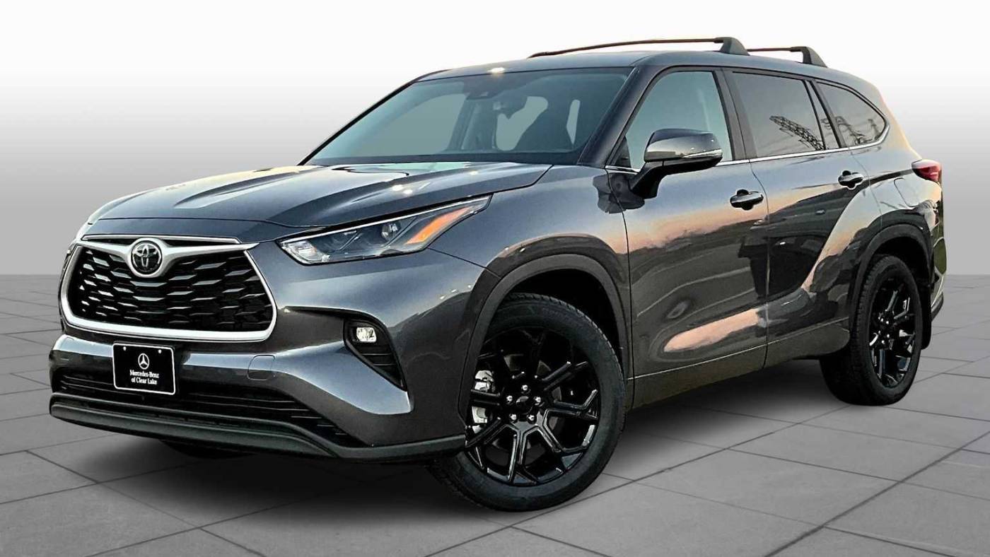 2023 Toyota Highlander LE — SUV — 13,292 mi — Webster, TX