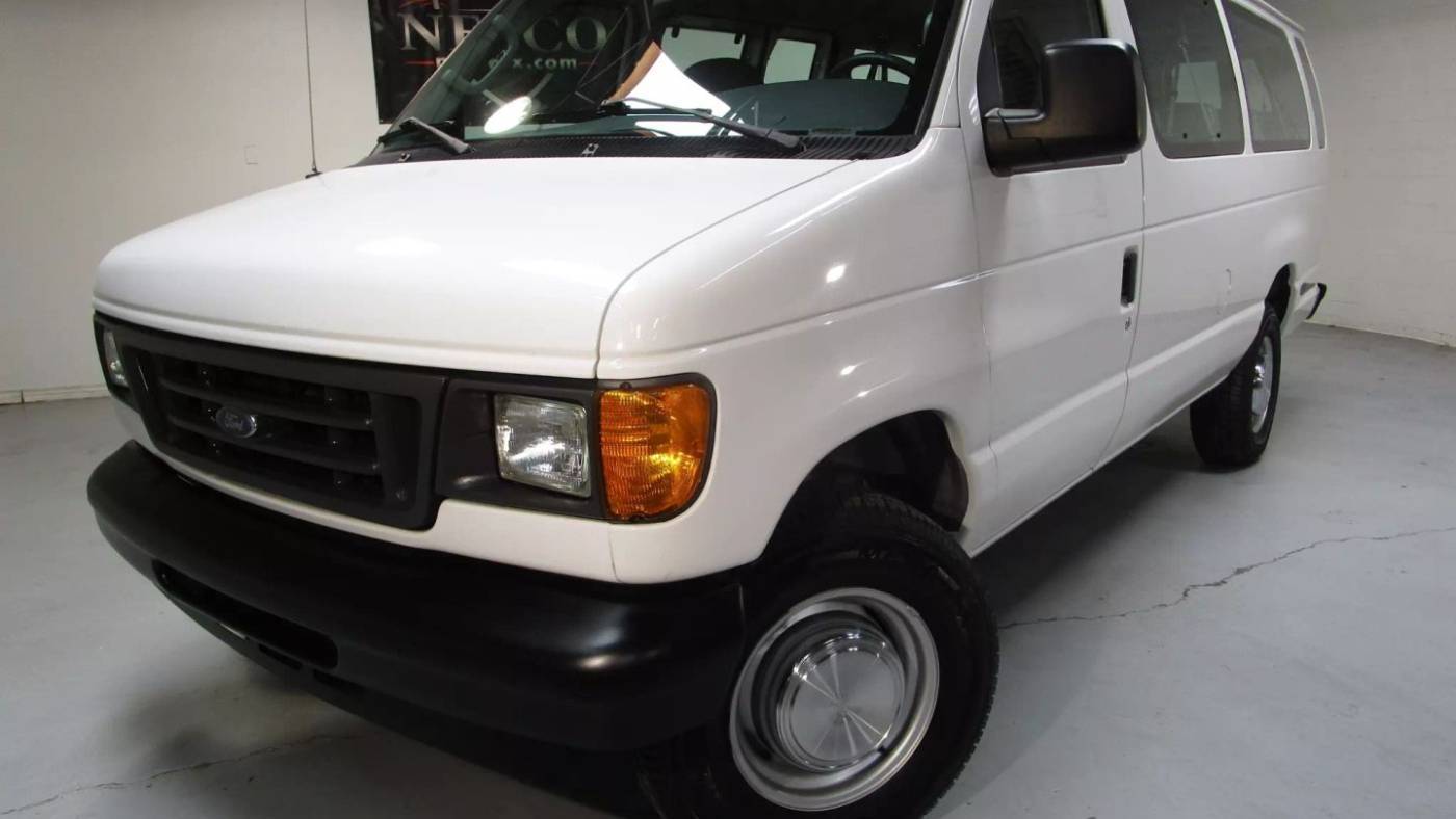 2004 Ford Econoline Wagon E-350 Super Duty XL — Passenger Van — 31,633 mi — Arlington, TX