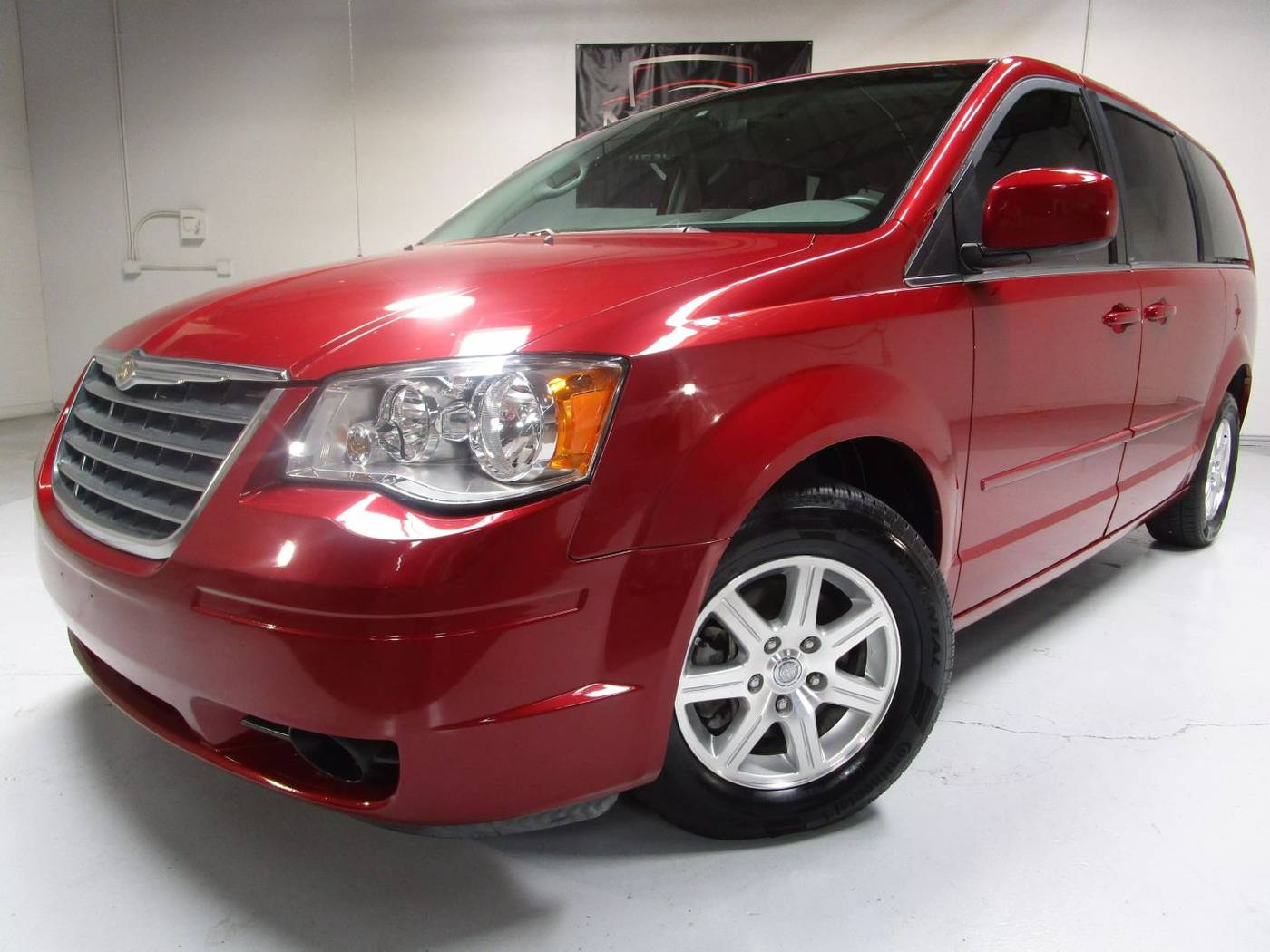 2008 Chrysler Town & Country Touring — Minivan — 145,883 mi — Arlington, TX