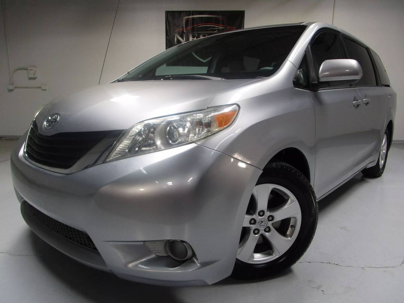 2013 Toyota Sienna LE — Minivan — 147,718 mi — Arlington, TX