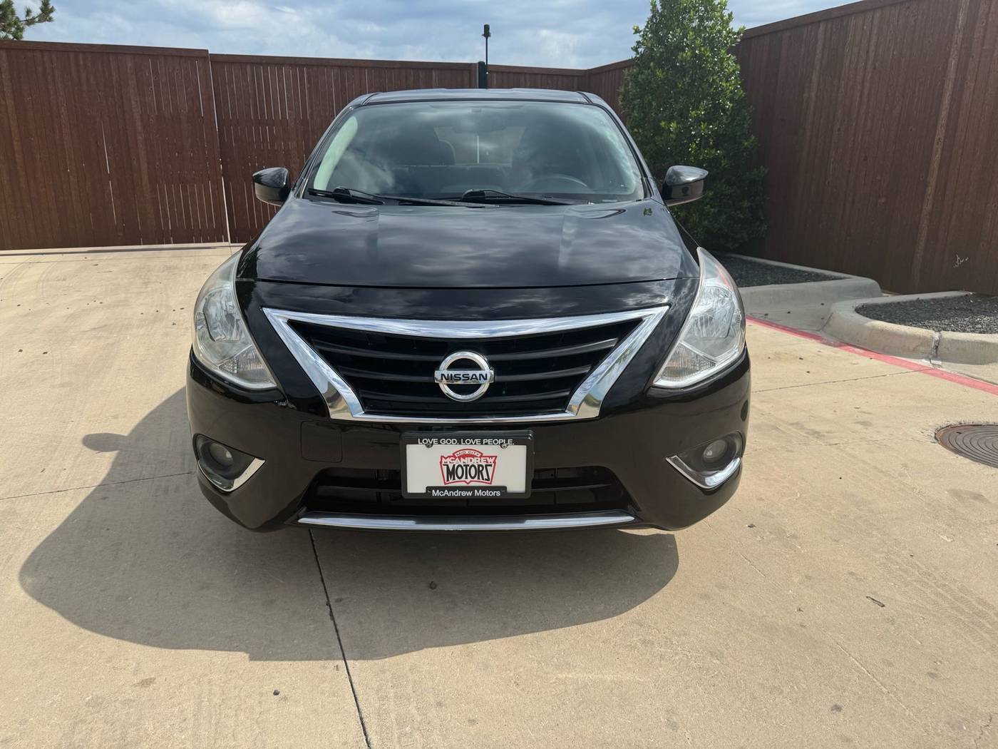 2017 Nissan Versa 1.6 SV — Sedan — 76,280 mi — Arlington, TX