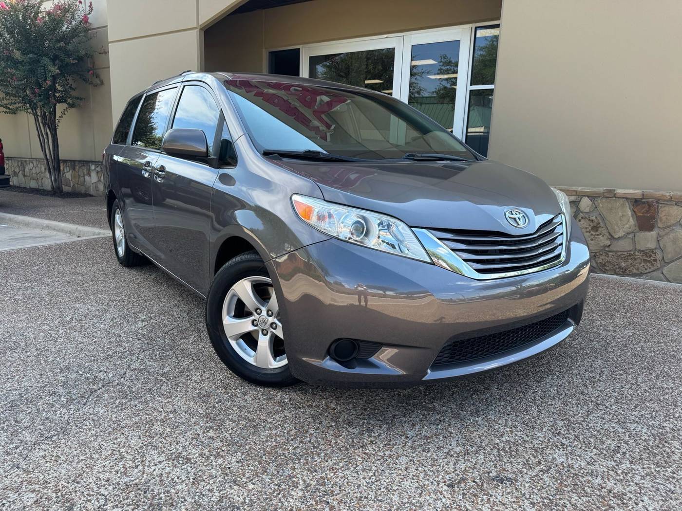 2016 Toyota Sienna LE — Minivan — 144,655 mi — Arlington, TX