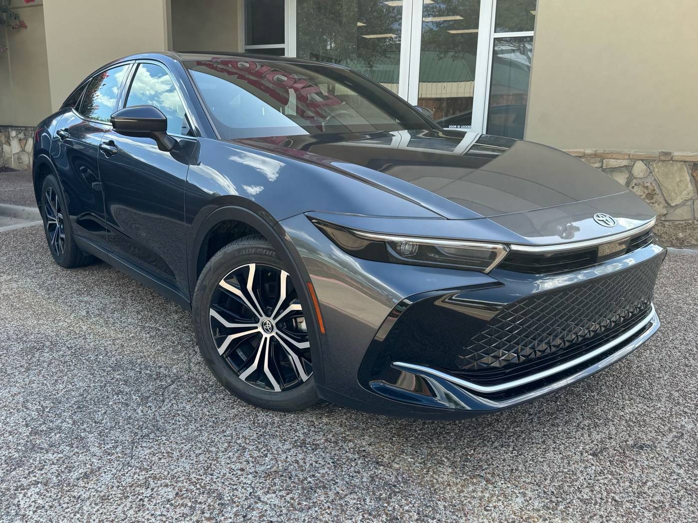 2024 Toyota Crown XLE — Sedan — 33,497 mi — Arlington, TX