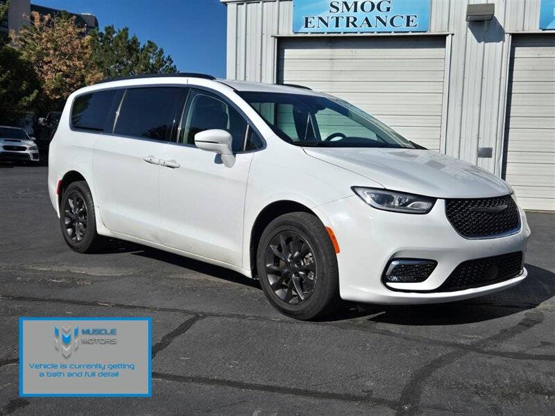 2022 Chrysler Pacifica Touring L — Minivan — 137,340 mi — Reno, NV