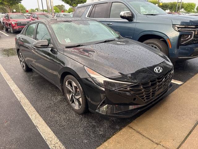 2023 Hyundai Elantra Limited — Sedan — 17,623 mi — Newnan, GA