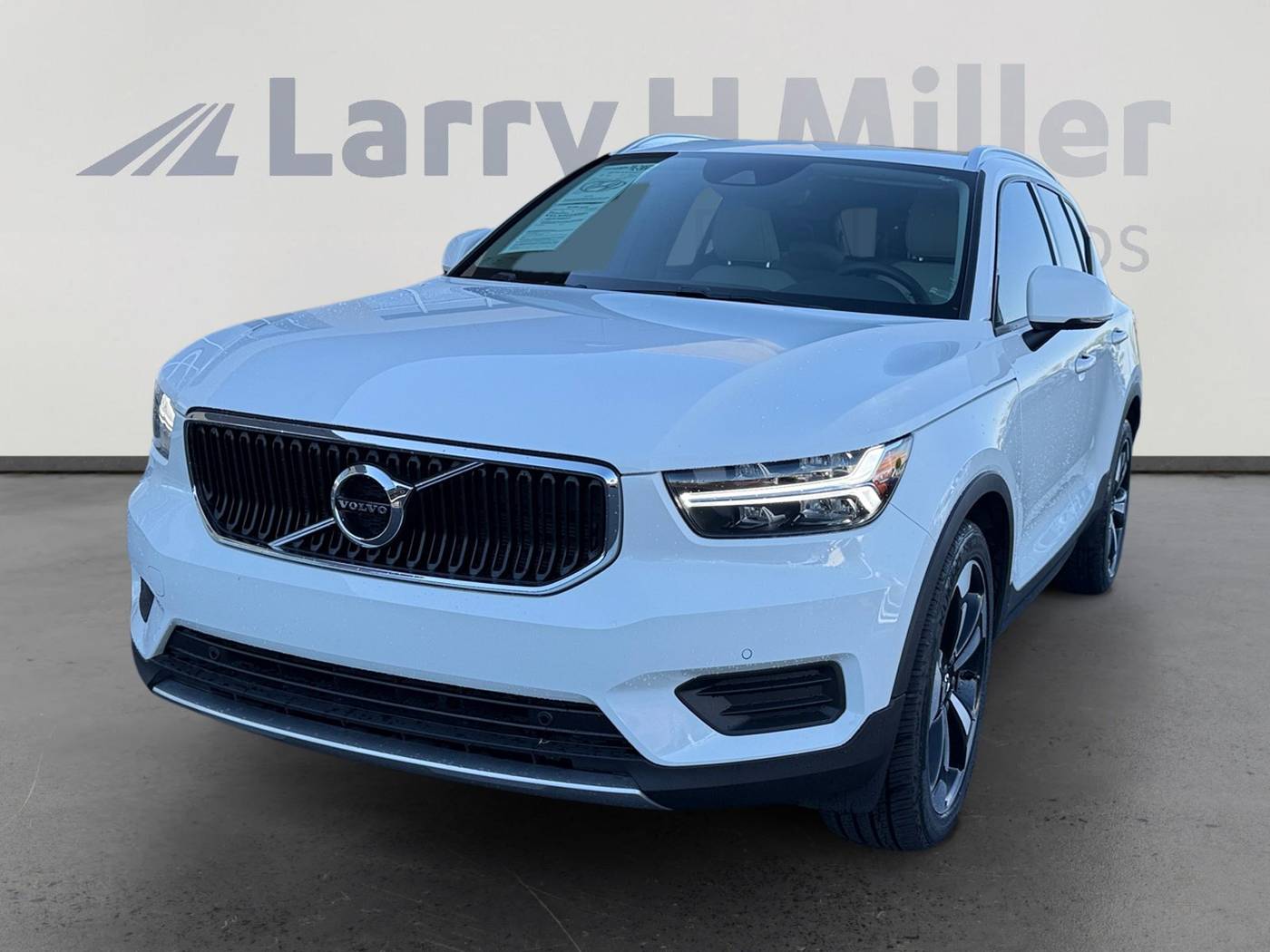 2020 Volvo XC40 Momentum — SUV — 28,150 mi — Peoria, AZ