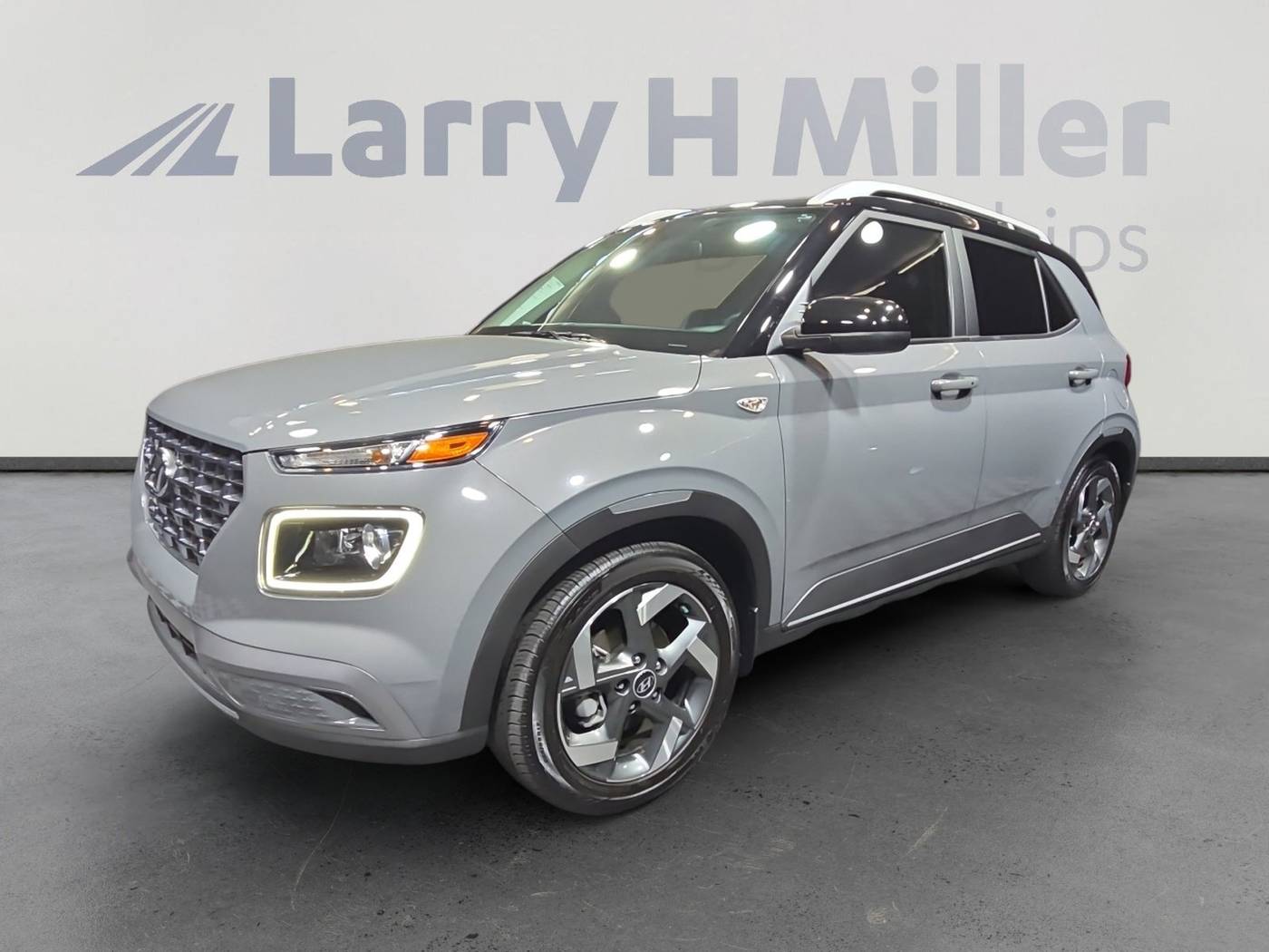2022 Hyundai Venue Limited — SUV — 13,006 mi — Peoria, AZ