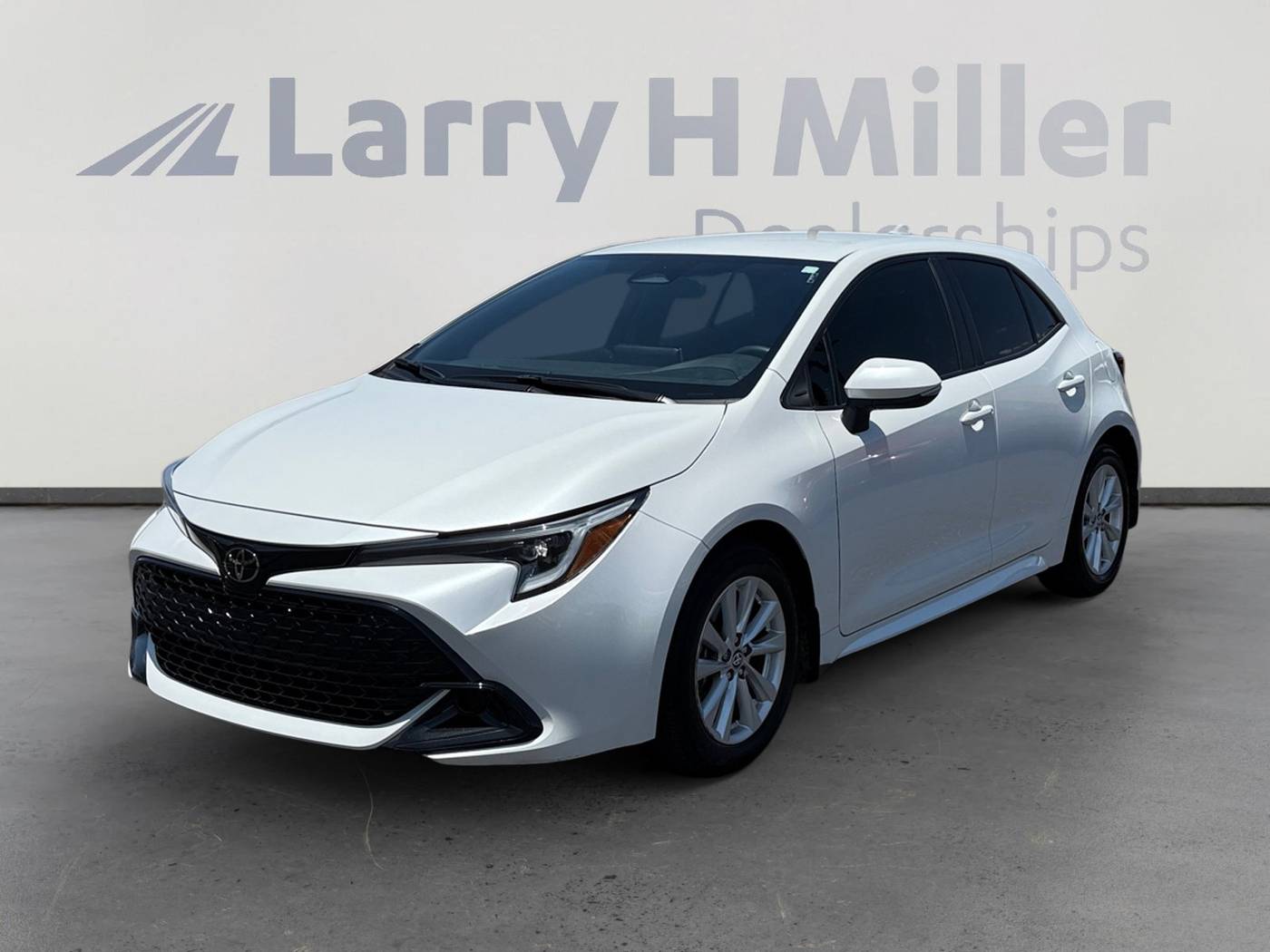 2024 Toyota Corolla Hatchback SE — Hatchback — 32,013 mi — Peoria, AZ