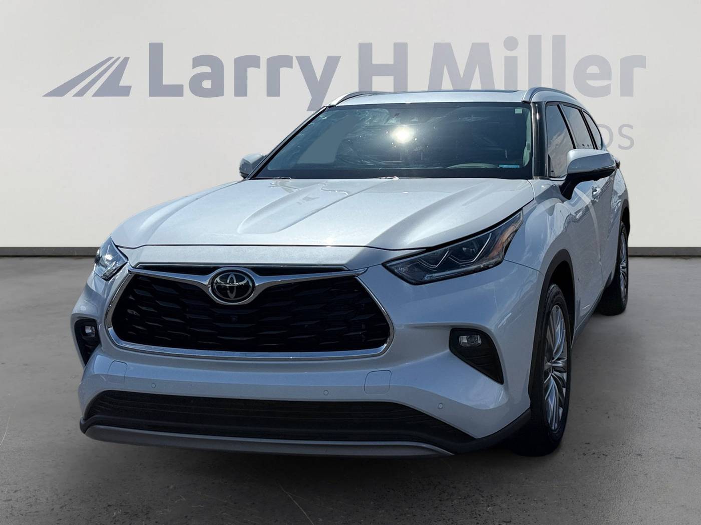 2023 Toyota Highlander Platinum — SUV — 14,056 mi — Peoria, AZ