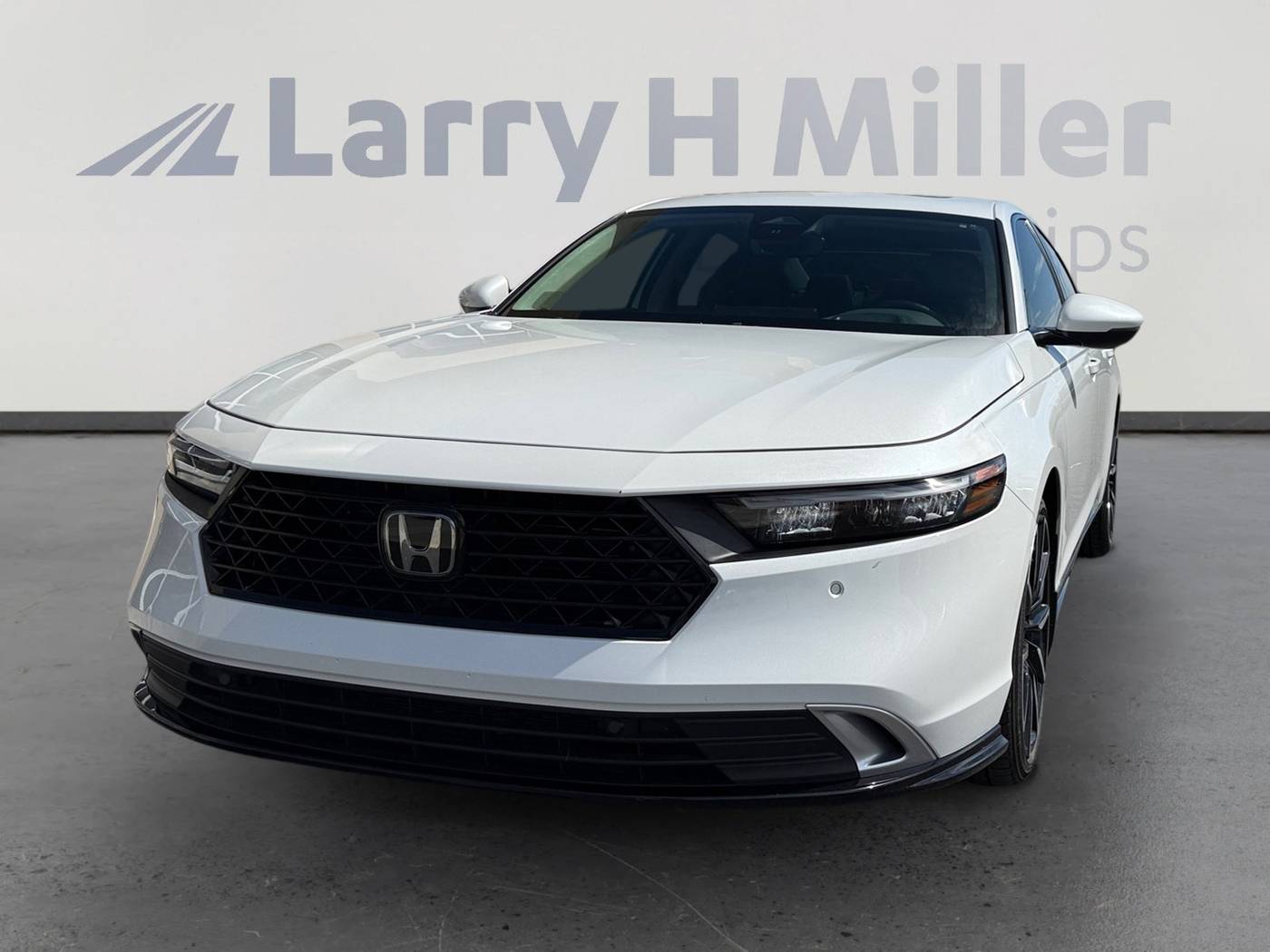 2024 Honda Accord Hybrid Touring — Sedan — 23,325 mi — Peoria, AZ