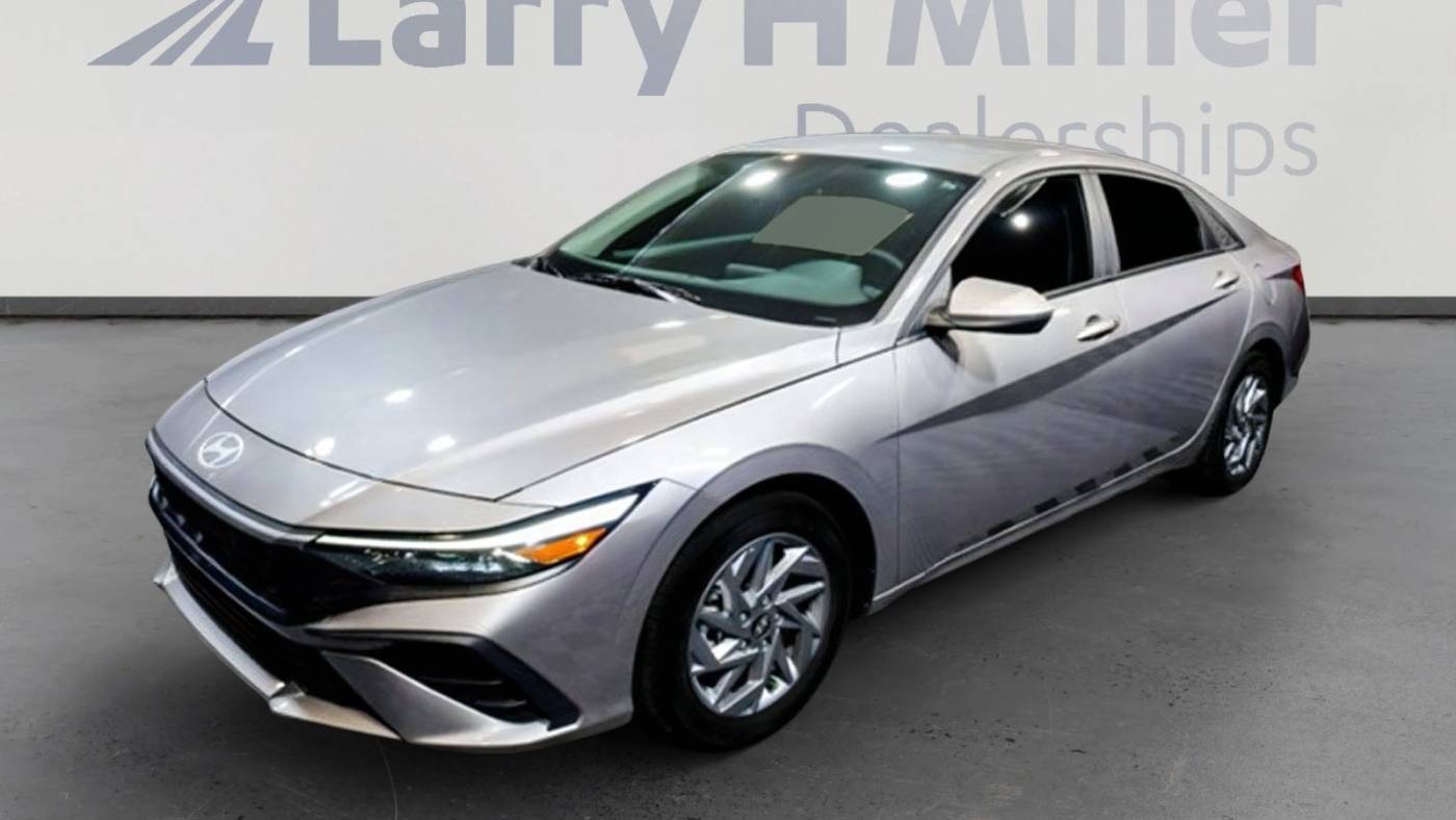 2024 Hyundai Elantra SEL — Sedan — 13,323 mi — Peoria, AZ