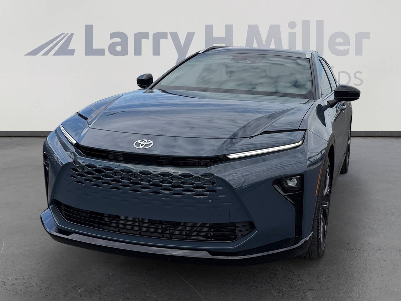 2025 Toyota Crown Signia Limited — SUV — 1,505 mi — Peoria, AZ