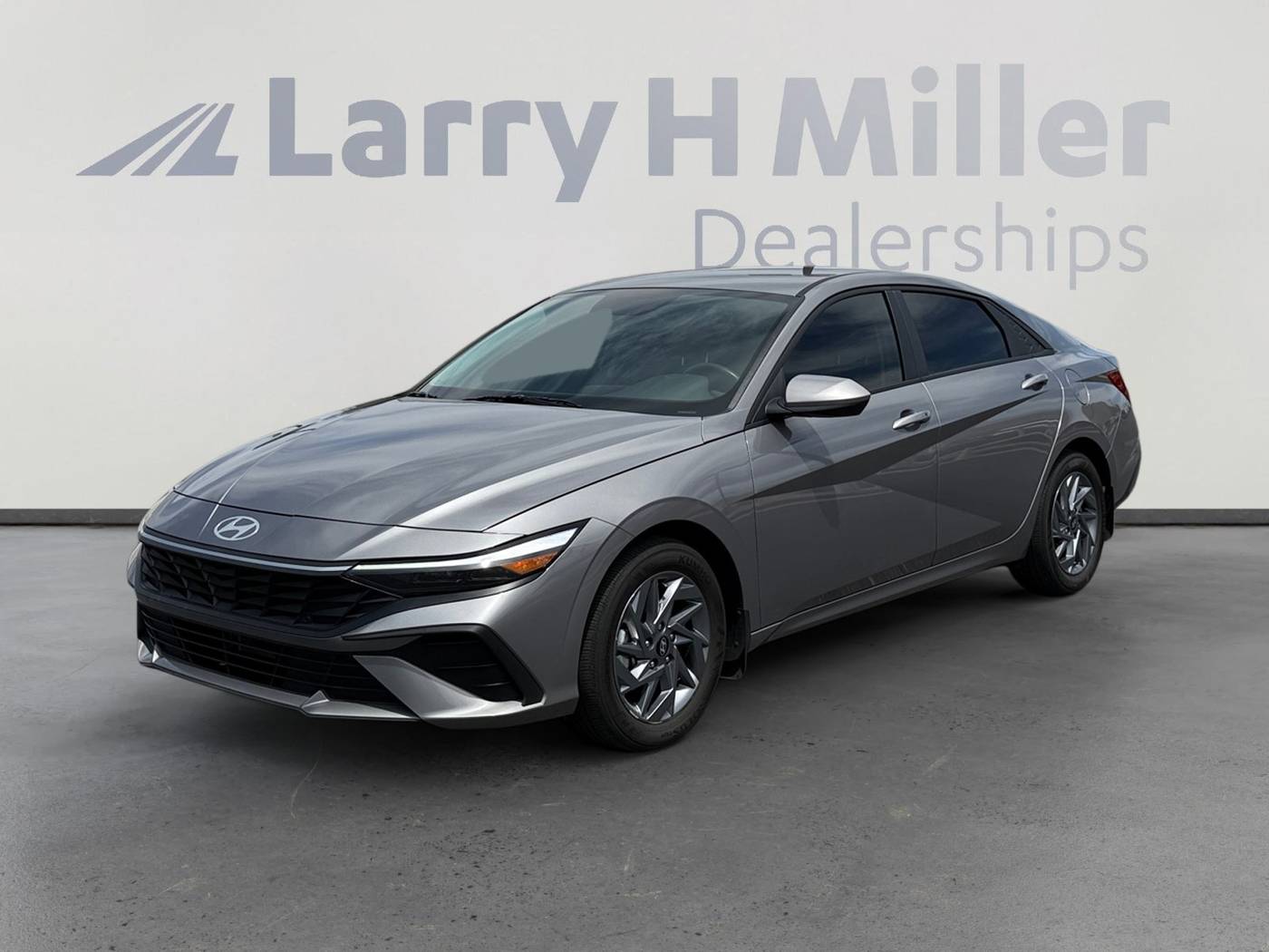 2024 Hyundai Elantra Hybrid Blue — Sedan — 16,000 mi — Peoria, AZ